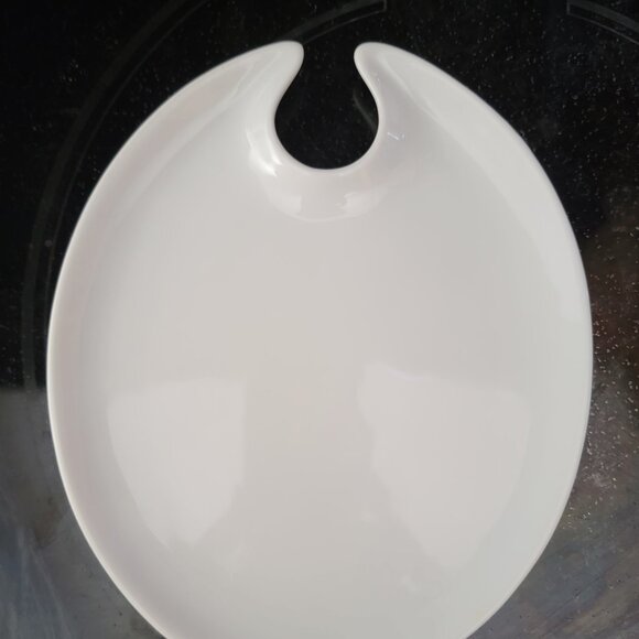 Moda Concept Mingling Snack/Appetizer Plates with Cutout for Wine Glass - Picture 1 of 6